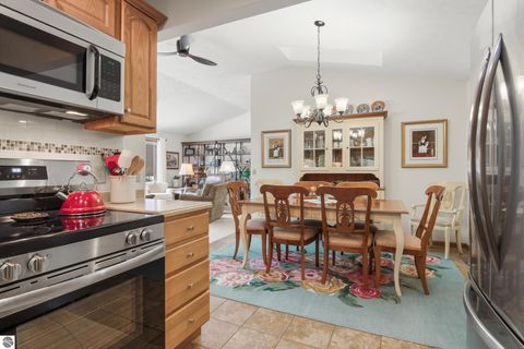 Tiny photo for 2135 Hammond Place W Pl, Traverse City, MI 49686 (MLS # 1943170)