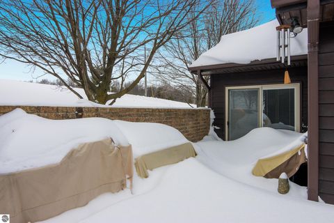 Tiny photo for 2135 Hammond Place W Pl, Traverse City, MI 49686 (MLS # 1943170)