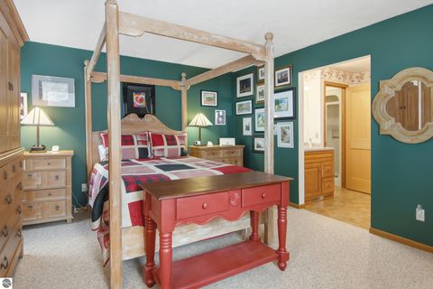 Tiny photo for 2135 Hammond Place W Pl, Traverse City, MI 49686 (MLS # 1943170)