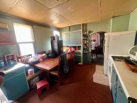 Tiny photo for 704 Salzburg Avenue, Bay City, MI 48706 (MLS # 1942950)