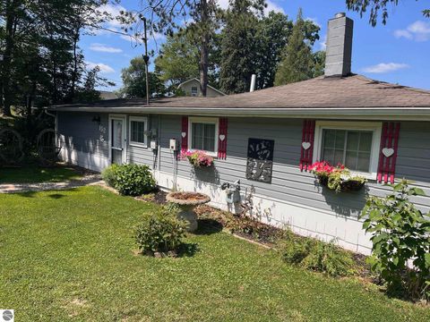 Tiny photo for 152 Hilda Drive, Farwell, MI 48622 (MLS # 1942659)