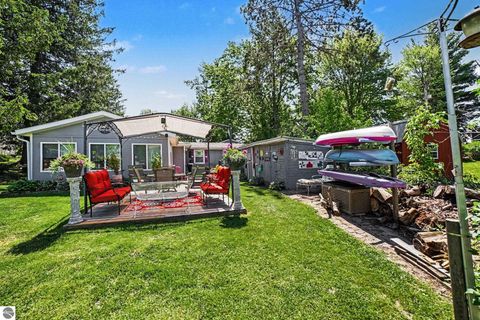 Photo of 152 Hilda Drive, Farwell, MI 48622 (MLS # 1942659)