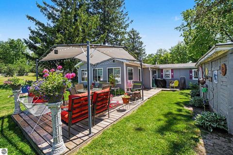 Tiny photo for 152 Hilda Drive, Farwell, MI 48622 (MLS # 1942659)