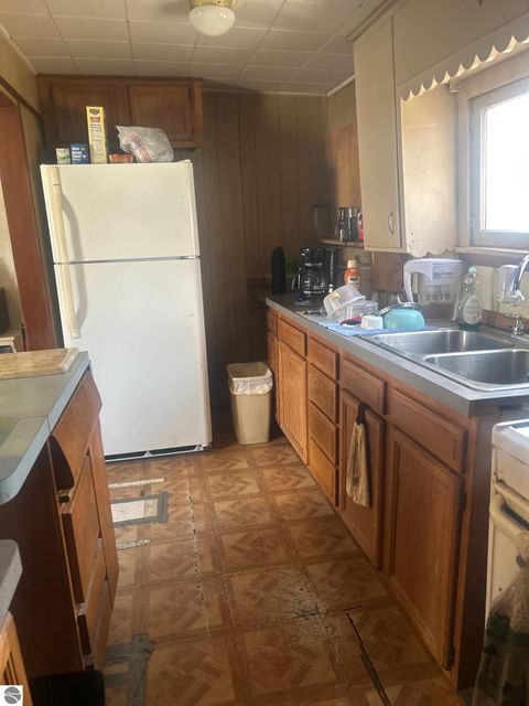 Tiny photo for 708 S Henry Street, Mt Pleasant, MI 48858 (MLS # 1943233)