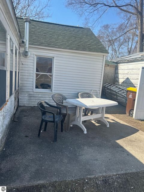 Tiny photo for 708 S Henry Street, Mt Pleasant, MI 48858 (MLS # 1943233)