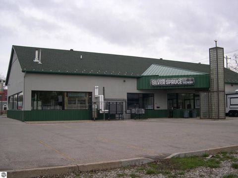 Tiny photo for 1557 Edgewater Ridge, Traverse City, MI 49684 (MLS # 1946886)