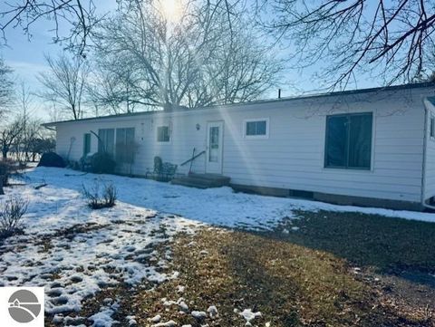 Tiny photo for 1307 S State Road, Ithaca, MI 48847 (MLS # 1942328)