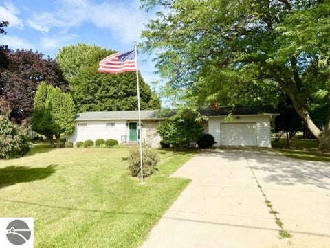 Photo of 1307 S State Road, Ithaca, MI 48847 (MLS # 1942328)