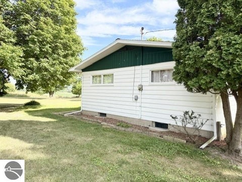 Tiny photo for 1307 S State Road, Ithaca, MI 48847 (MLS # 1942328)
