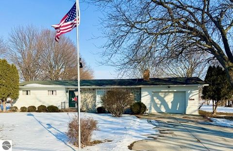 Tiny photo for 1307 S State Road, Ithaca, MI 48847 (MLS # 1942328)