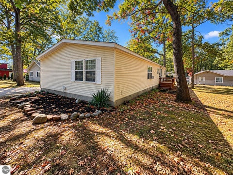 Tiny photo for 109 Maple Bluffs, Prudenville, MI 48651 (MLS # 1951693)
