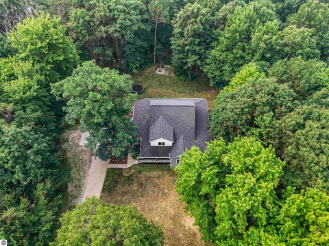 Tiny photo for 160 Hunters Ridge, Cadillac, MI 49601 (MLS # 1948185)