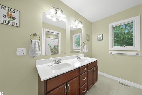 Tiny photo for 160 Hunters Ridge, Cadillac, MI 49601 (MLS # 1948185)
