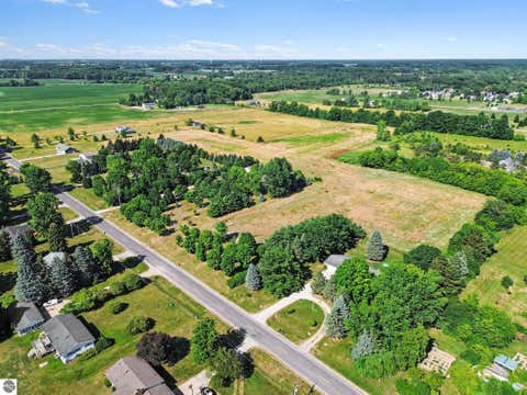 Tiny photo for 935 S Crawford Road, Mt Pleasant, MI 48858 (MLS # 1947712)