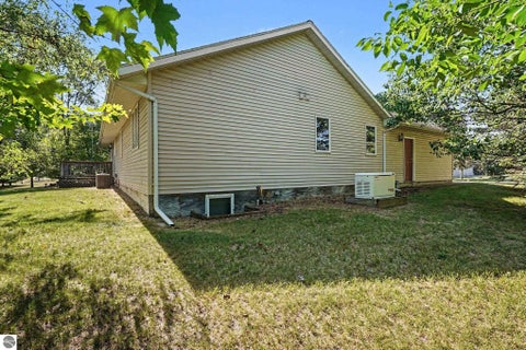 Tiny photo for 935 S Crawford Road, Mt Pleasant, MI 48858 (MLS # 1947712)