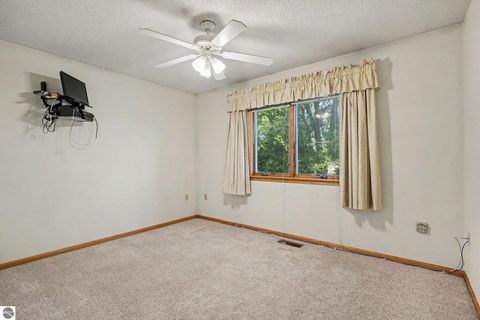 Tiny photo for 935 S Crawford Road, Mt Pleasant, MI 48858 (MLS # 1947712)