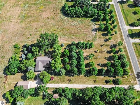 Tiny photo for 935 S Crawford Road, Mt Pleasant, MI 48858 (MLS # 1947712)