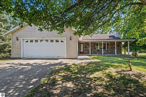 Tiny photo for 935 S Crawford Road, Mt Pleasant, MI 48858 (MLS # 1947712)