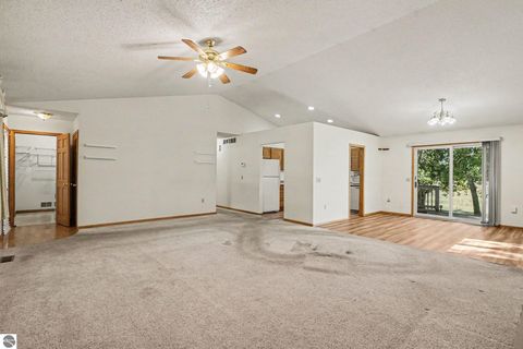 Tiny photo for 935 S Crawford Road, Mt Pleasant, MI 48858 (MLS # 1947712)
