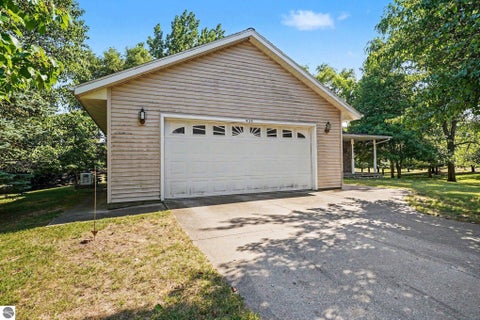 Tiny photo for 935 S Crawford Road, Mt Pleasant, MI 48858 (MLS # 1947712)