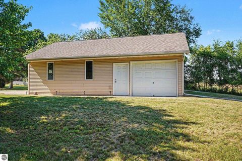 Tiny photo for 935 S Crawford Road, Mt Pleasant, MI 48858 (MLS # 1947712)