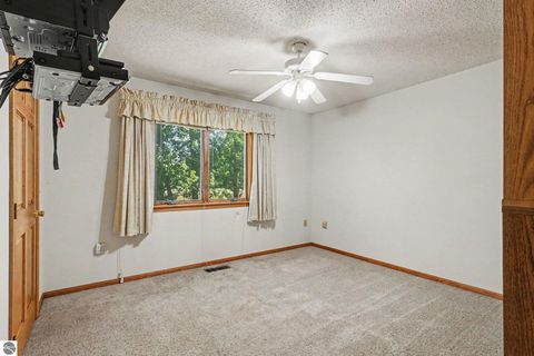 Tiny photo for 935 S Crawford Road, Mt Pleasant, MI 48858 (MLS # 1947712)