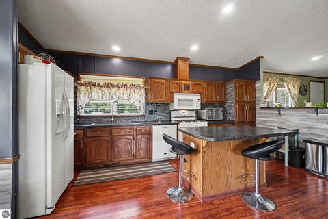 Tiny photo for 9145 Lydell Road, Farwell, MI 48622 (MLS # 1947226)
