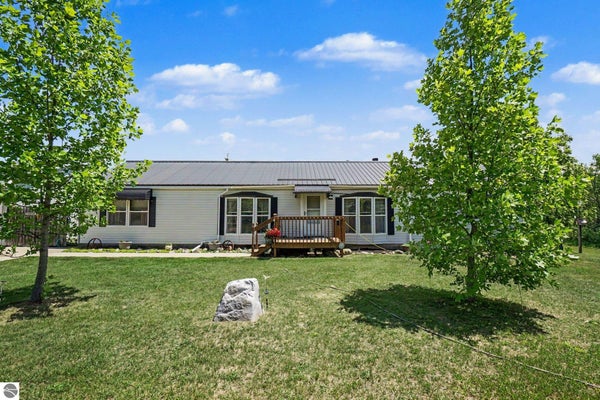 9145 LYDELL RD, FARWELL, MI 48622 - Image e6cefb4a47d2d9e4572abfde1819a68e/766566734