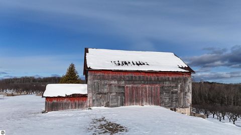 Photo of 5221 N Overlook Road, Northport, MI 49670 (MLS # 1941388)