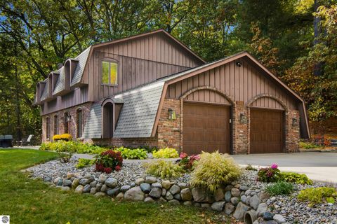 Photo of 2160 Kewaunee Drive, Traverse City, MI 49686 (MLS # 1943385)