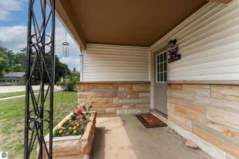 Tiny photo for 198 W Ohio Street, Farwell, MI 48622 (MLS # 1949339)
