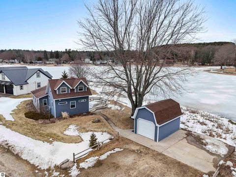 Photo of 9351 E 50 Road, Cadillac, MI 49601 (MLS # 1942763)
