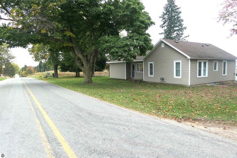 Tiny photo for 4900 E Kendaville Road, Edmore, MI 48829 (MLS # 1951666)
