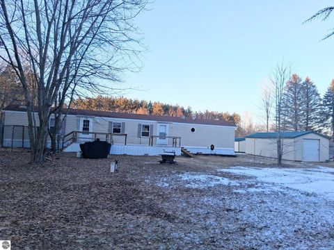 Tiny photo for 8937 E Sanders Road, Vestaburg, MI 48877 (MLS # 1942542)