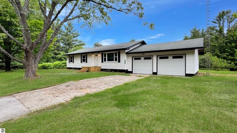 Tiny photo for 3403 E 34 Road, Cadillac, MI 49601 (MLS # 1947303)
