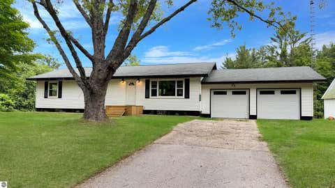 Tiny photo for 3403 E 34 Road, Cadillac, MI 49601 (MLS # 1947303)