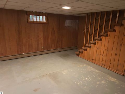Tiny photo for 613 E Cayuga Street, Bellaire, MI 49615 (MLS # 1947488)
