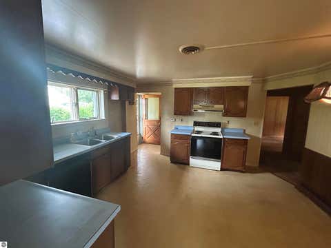Tiny photo for 613 E Cayuga Street, Bellaire, MI 49615 (MLS # 1947488)