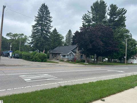 Tiny photo for 613 E Cayuga Street, Bellaire, MI 49615 (MLS # 1947488)