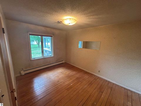 Tiny photo for 613 E Cayuga Street, Bellaire, MI 49615 (MLS # 1947488)