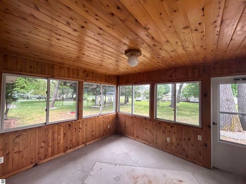 Tiny photo for 613 E Cayuga Street, Bellaire, MI 49615 (MLS # 1947488)