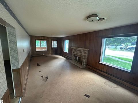 Tiny photo for 613 E Cayuga Street, Bellaire, MI 49615 (MLS # 1947488)