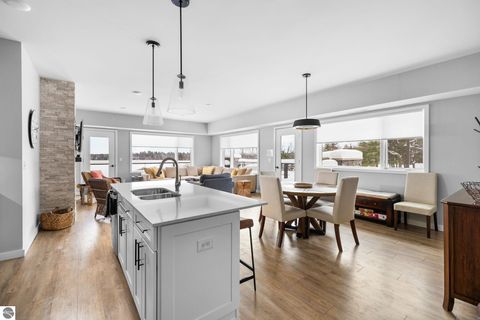 Photo of 225 E Seventeenth Street #3C, Traverse City, MI 49684 (MLS # 1942028)