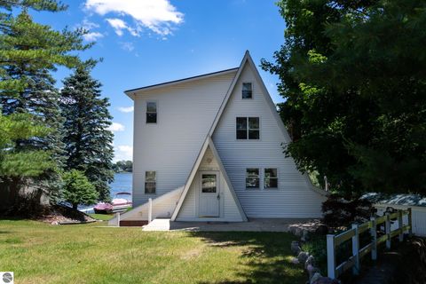 Tiny photo for 1032 Crown Pointe Drive, Lake Isabella, MI 48893 (MLS # 1946558)