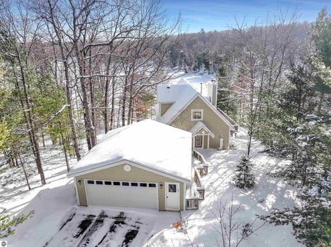 Tiny photo for 254 Island View Drive, Traverse City, MI 49696 (MLS # 1941657)