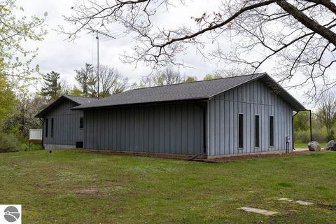 Tiny photo for 3290 E River RD, Mt Pleasant, MI 48858 (MLS # 1945037)