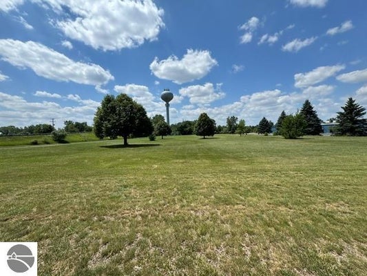 2426 PARKWAY DR, MT PLEASANT, MI 48858 - Image ec71fdf46ac4841d41d079acaed812b3/3940998406