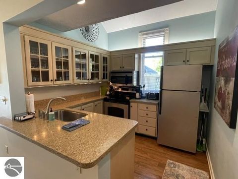 Tiny photo for 2 Pinnacle Place, Glen Arbor, MI 49636 (MLS # 1946167)
