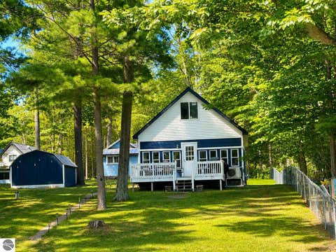 Tiny photo for 4256 North Spider Lake Road, Traverse City, MI 49696 (MLS # 1949305)