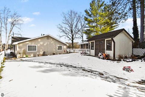 Photo of 11412 South Shore Drive, Lake, MI 48632 (MLS # 1942390)